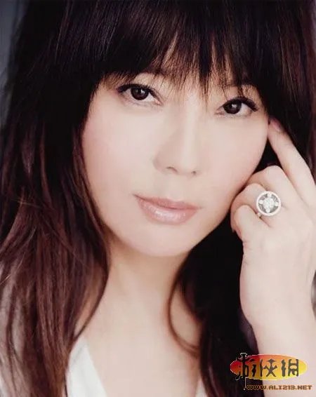 吴莫愁初恋男友首曝光 盘点娱乐圈惨遭劈腿女星