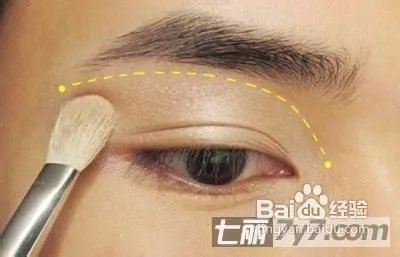 单眼皮女生怎么画眼妆
