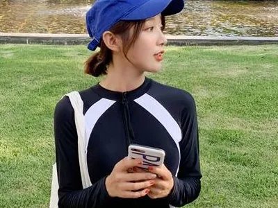 小个子女生穿三角连体泳衣好还是平角连体泳衣好