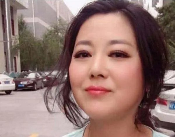 王茜华：演农村剧走红，为拍戏整容200次，今50岁现状如何？