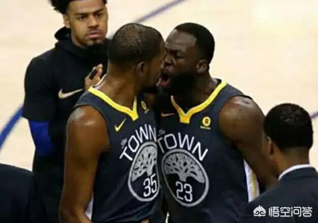 格林遭禁赛+罚款还没完,杜兰特和格林争吵后自言自语遭曝光令勇密心慌,你怎么看?