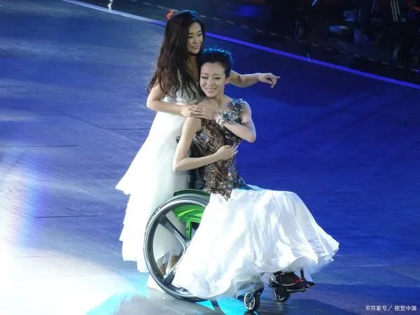 郎昆与刘岩结婚了吗？