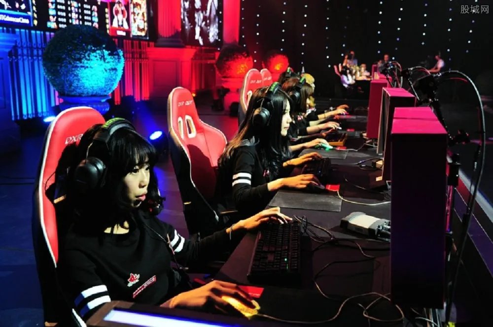 yy国王多少钱一个月？yy国王的身份像征