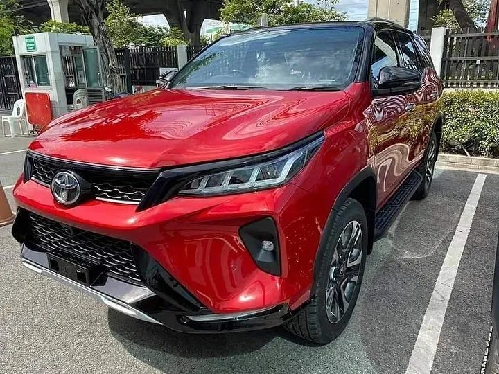 丰田Fortuner传奇版实车曝光！外观更运动！