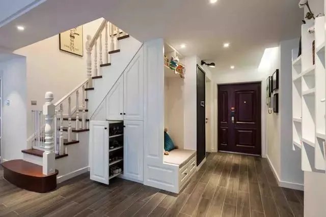 不管户型如何,都该有个漂亮又实用的玄关鞋柜,最好是多功能型的!