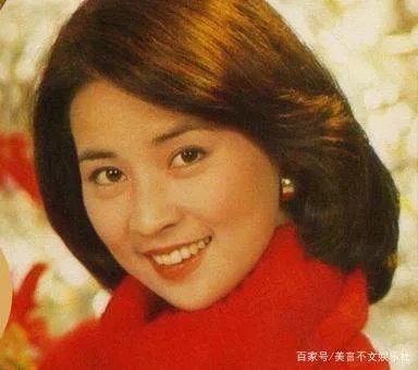 林凤娇深爱成龙这么多年,背后为何全是泪水?