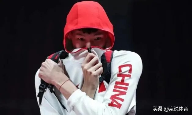 有人说男篮惜败波兰不怪周琦，责任在李楠，周琦不应该被骂的一无是处！你怎么看呢？