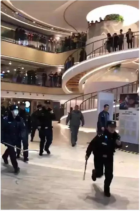 为什么说她是全中国最美的逆行者？