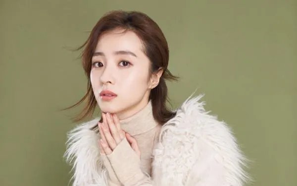 擦掉吴倩粉底，掀开杨幂刘海，黄子韬合作过哪些女演员？