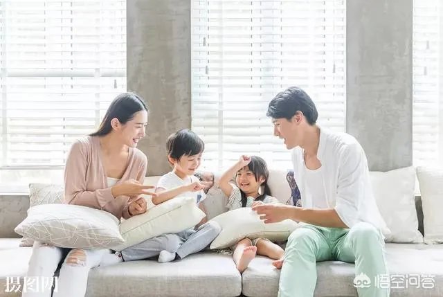 8岁儿子给警察老爸发红包：我用压岁钱，买爸爸一天的陪伴，家庭和工作的时间矛盾如何解决？