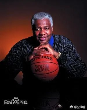 第三节没打完，威少就拿下16个篮板，成就赛季三双，你怎么看？