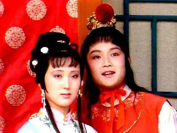 《枉凝眉》这首歌的歌词大意是什么？