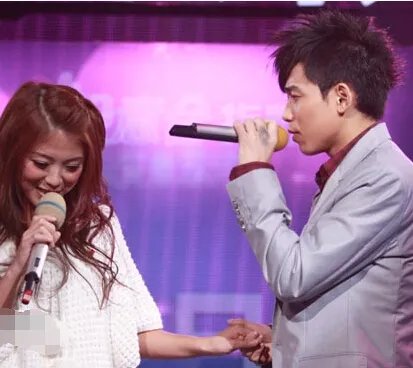 挑战麦克风苏醒直面绯闻 揭秘“争女友”事件内幕