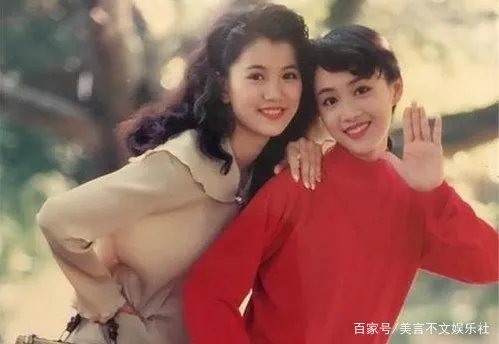 林凤娇深爱成龙这么多年,背后为何全是泪水?