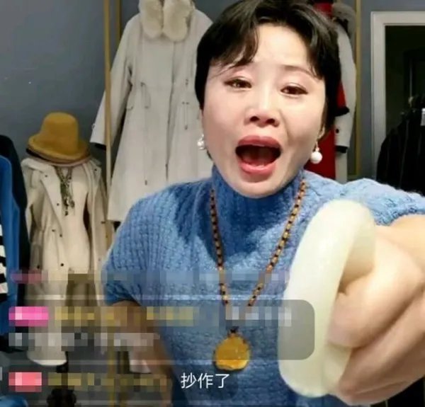 草帽姐卖惨被批炒作，嫁初恋的王二妮如今咋样？