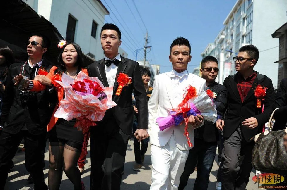 基友一生一起走！福建首对男同志公开结婚啦！