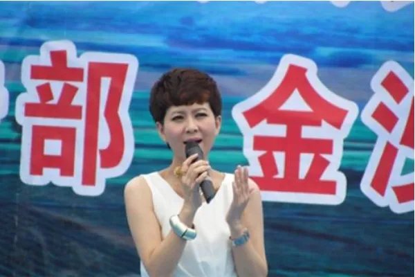 《潮湿的心》歌词是什么意思？