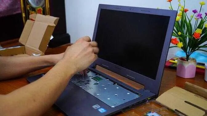 联想y430拆机教程(笔记本电脑拆卸更换固态硬盘)