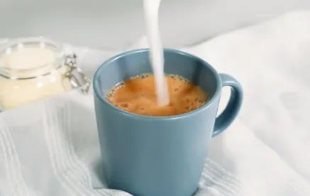 香飘飘半年亏损1.29亿，冲泡奶茶为何卖不动了？