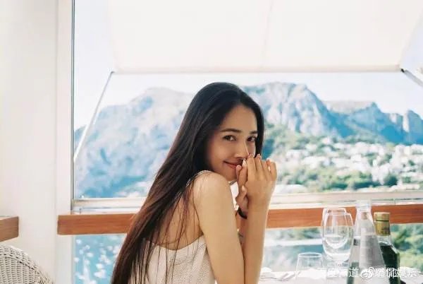 向佐和郭碧婷究竟是怎么认识的?