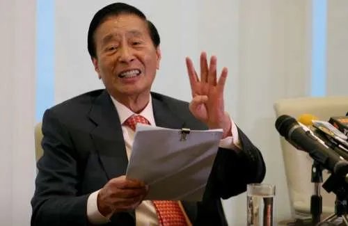 李嘉诚捐款1亿后，香港富豪榜前4都捐了多少钱？