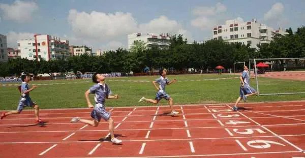 教育部将中考体育要达到语数外同分值,你觉得可行吗?