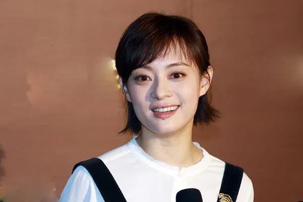 蒋勤勤孙俪是同父异母，俩人真实关系浮出水面，你觉得像吗？