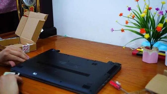 联想y430拆机教程(笔记本电脑拆卸更换固态硬盘)