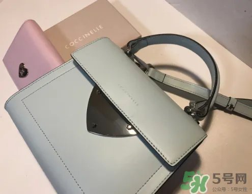 coccinelle是什么牌子_哪个国家的_什么档次？