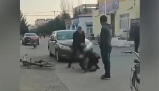 醉驾撞老人踹29脚：画面回顾真相究竟是什么情况？