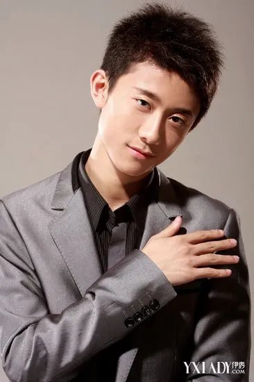 张一山女友白雪曝光张一山杨紫热吻照惊呆网友