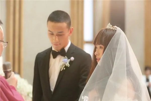 那些不办婚礼的姑娘,会后悔吗?