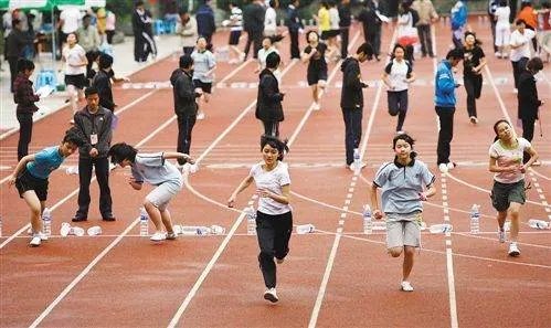 教育部将中考体育要达到语数外同分值,你觉得可行吗?