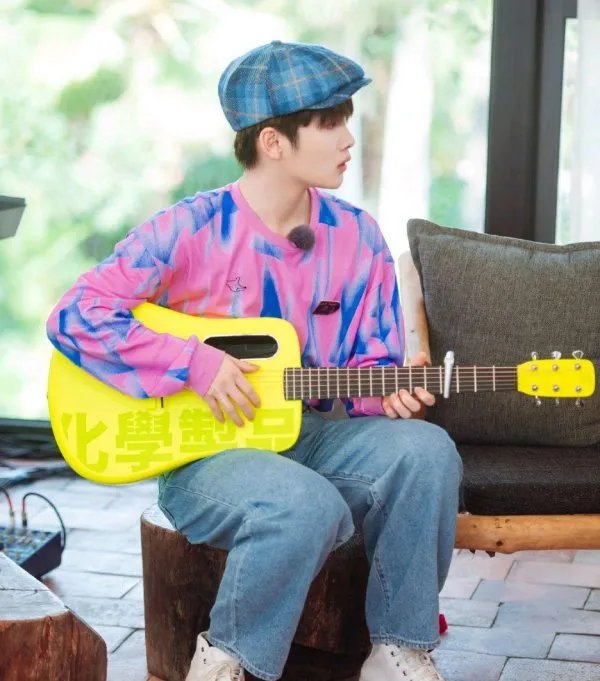 浪姐网综拿起剪刀，粉丝全体噤声，周震南是咋了？