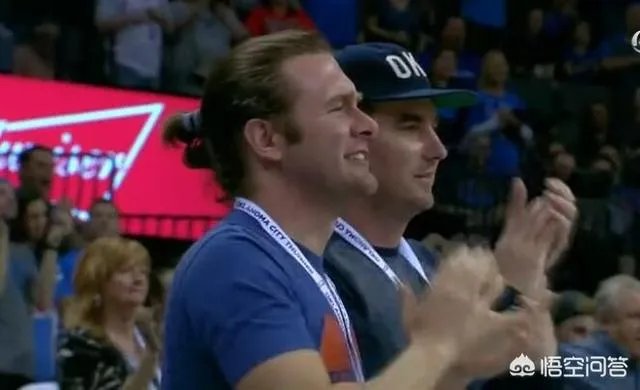 第三节没打完，威少就拿下16个篮板，成就赛季三双，你怎么看？