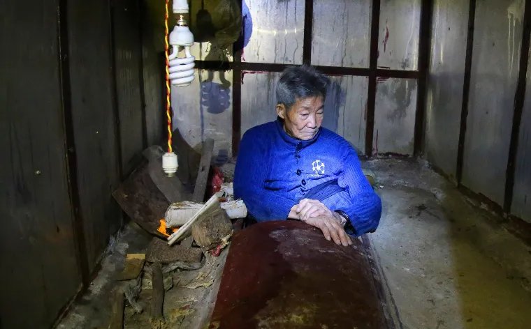 孤寡老人花26万修活人墓是怎么回事?