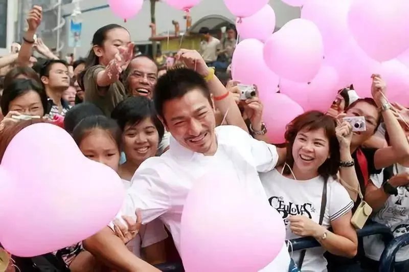 刘德华，活该你红37年！