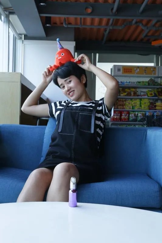 学习化烟熏妆的步骤，清纯优雅的烟熏妆？