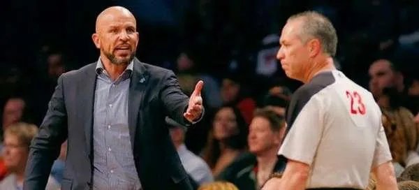 格林批评裁判被罚2.5万美元，还有哪些球员曾批评过裁判？