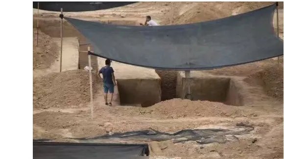 西安一大学现古墓是怎么回事?