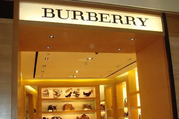 著名的时尚服装品牌有哪些？