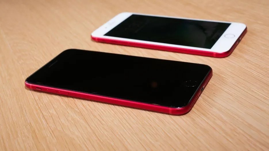 中毒已深 iPhone 8红色版真机上手图赏