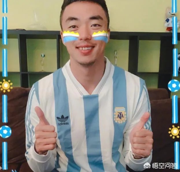 赵旭日代表中国男足颁奖给C罗，又穿上梅西球衣支持阿根廷，你是怎么样看的？