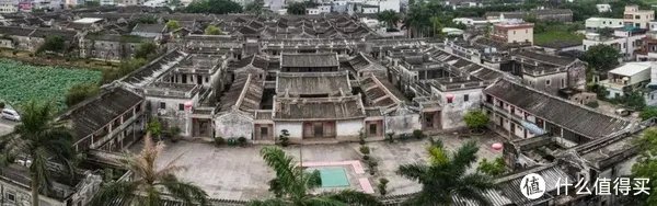 明星豪宅有啥好羡慕的，中国真正的千万豪宅都在农村！