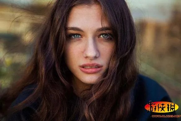 世界美女地图：罗马尼亚29岁女子穷游37国专拍正妹