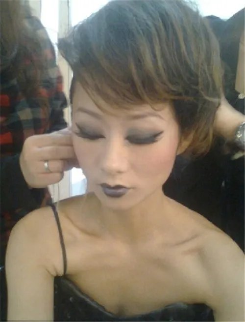 哈尔滨新娘化妆多少钱 优秀的化妆师应该具备哪些