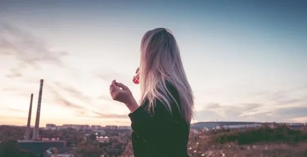 婆媳两个人能相聚在一起也是缘，怎样不做一个难缠的婆婆？