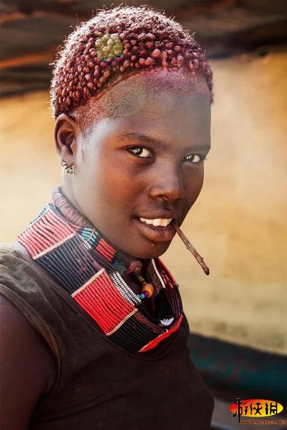 世界美女地图：罗马尼亚29岁女子穷游37国专拍正妹