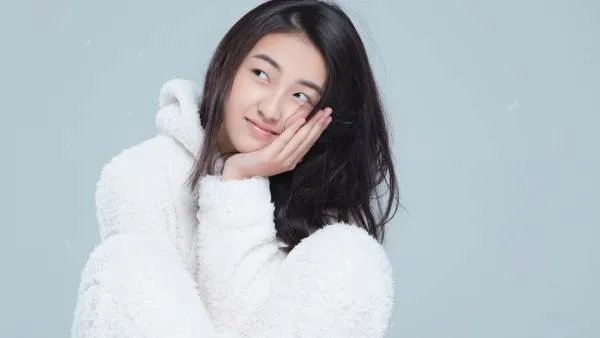 张子枫北电艺考第三名，踏入大学后的她会有更好的资源吗？