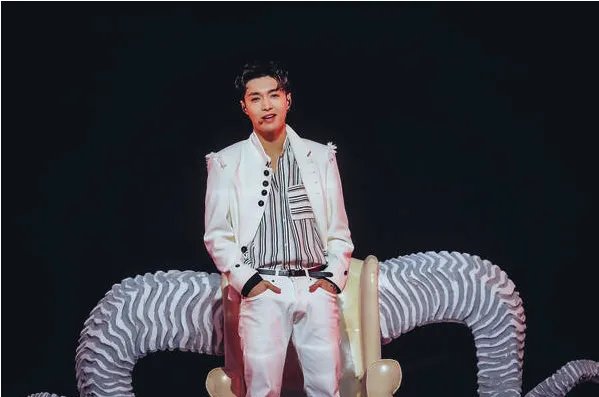 张艺兴连拿三个什么奖？